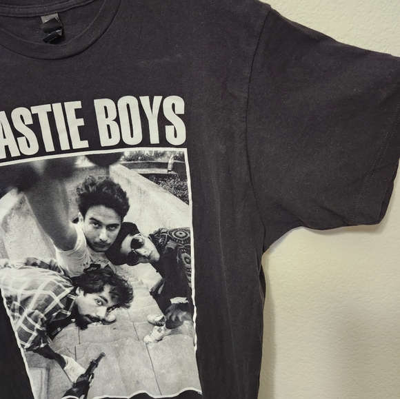 Gently worn TShrit - Picture 5 of 6